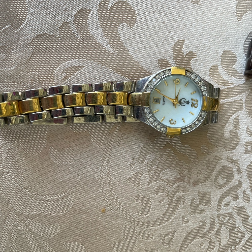 Watches. Very cute. All work but need a battery.